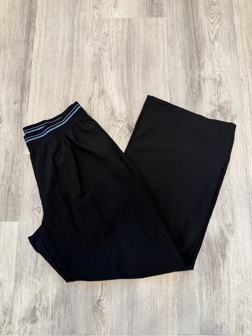 NWT Crane Black Travel Trousers Wide Leg Pants Size M